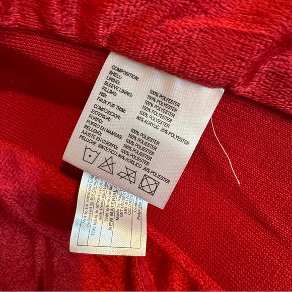 Red Jacket - Picture 4 of 7